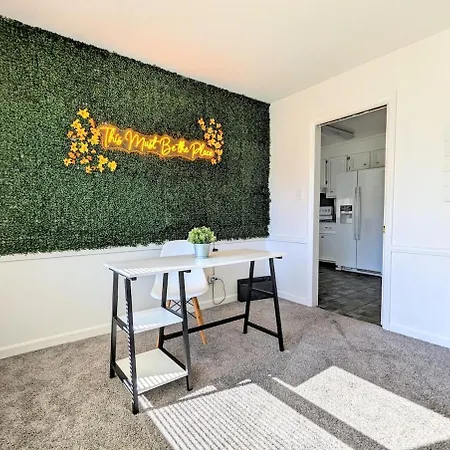 Spacious Family Friendly Home With Game Room By Unc Charlotte
